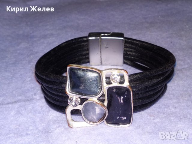 СТАРА ХЕНД - МЕЙД ГРИВНА с ЕСТЕСТВЕНА КОЖА ЕМАЙЛ-ЛАК ФАСЕТИРАН КРИСТАЛ и МАГНИТНА ЗАКОПЧАЛКА 37553, снимка 2 - Гривни - 41269010