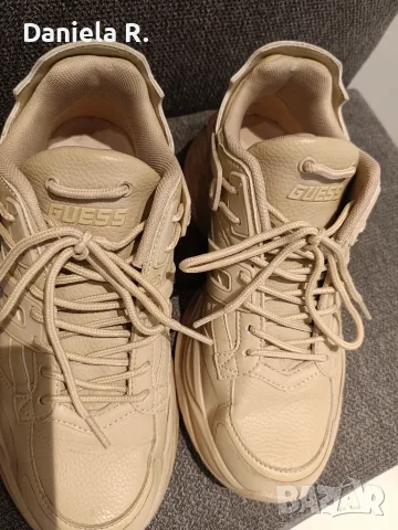 Сникърси Guess, употребявани 