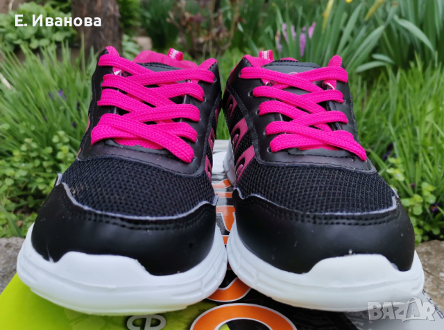 Дамски/Детски маратонки 33 номер/размер, в черно с розово - стелка 22,6см., снимка 4 - Дамски ежедневни обувки - 44840185