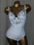 80 Е Бяло боди с бродерия на бюста , снимка 1