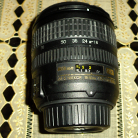 Обектив Nikon AF-S DX Zoom-NIKKOR 18-70 mm 1:3,5-4,5G IF-ED, снимка 1 - Обективи и филтри - 44835053