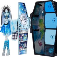 Кукла Monster High Frankie Stein с гардероб с 15 изненадващи модни аксесоара, снимка 1 - Кукли - 44160523