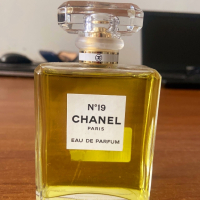 Оригинален Дамски Парфюм Chanel N°19 EDP 100ml , снимка 1 - Дамски парфюми - 44776559