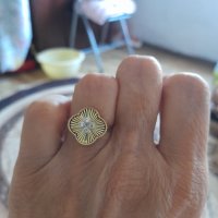 Нов златен пръстен 14К злато -СПЕШНО, снимка 1 - Пръстени - 39283179