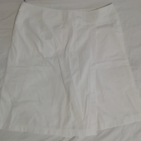 Бяла пола панталон, снимка 1 - Къси панталони и бермуди - 36246318