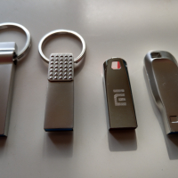 USB флаш памет 2 TB сребърен цвят. Висока скорост прехвърляне на данни, снимка 1 - USB Flash памети - 44585503