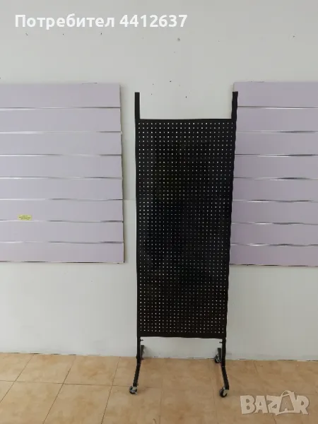 перфорирана метална стойка с колелца, снимка 1
