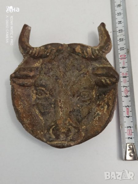 Стара бронзова глава на бик, снимка 1