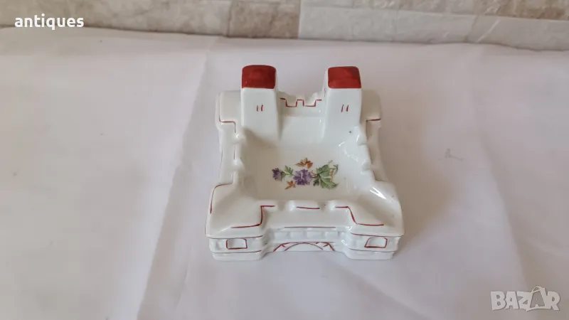 Порцеланов пепелник - Баба Вида - Завод Сталин Видин - 1956г, снимка 1