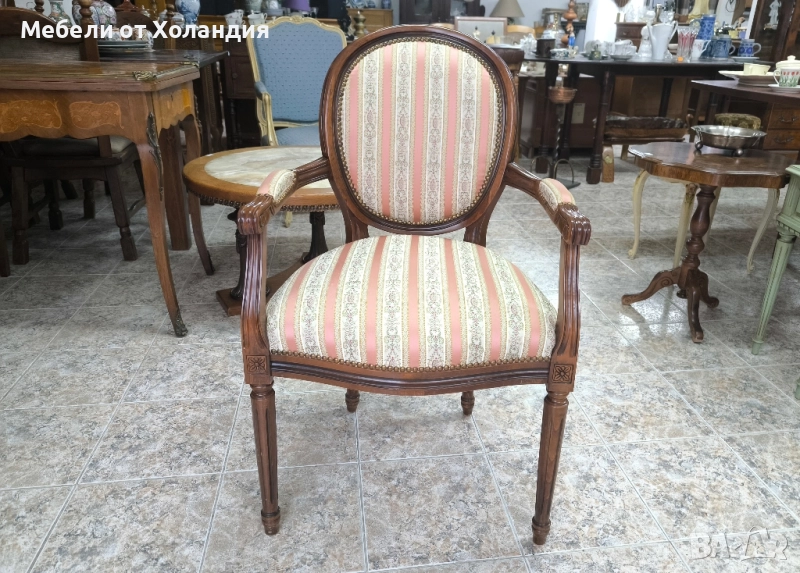Кресло Луи XVI "медальон", снимка 1