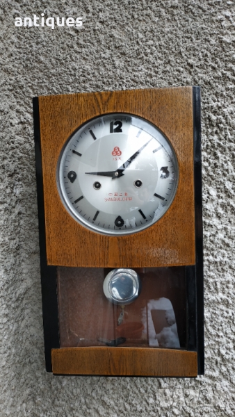 Продавам стар стенен часовник - 555 - Антика - 1960"г., снимка 1