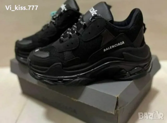 Нови обувки Balenciaga triple S , снимка 2 - Маратонки - 48930933