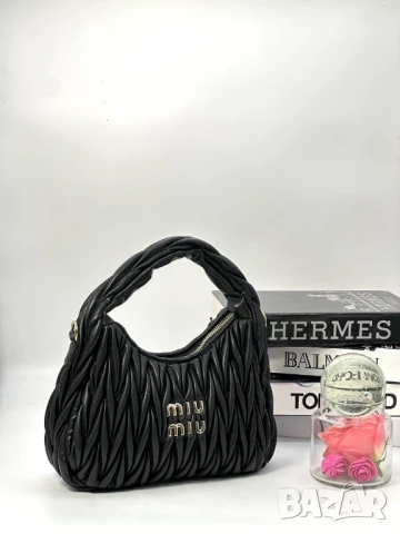 чанти Miu Miu , снимка 3 - Чанти - 50580437