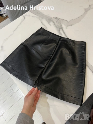 Еко кожа кожена пола Gap размер С, снимка 2 - Поли - 53861675