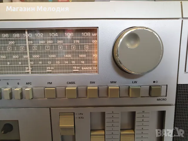 Радиокасетофон Grundig RR 3600 В отлично техническо и визуално състояние., снимка 11 - Радиокасетофони, транзистори - 49343657