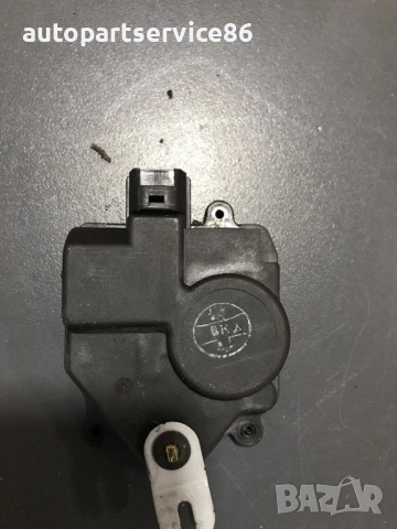 Актуатор за заключване на задна лява врата за KIA Carnival 2002–2006 2.9 CRDi