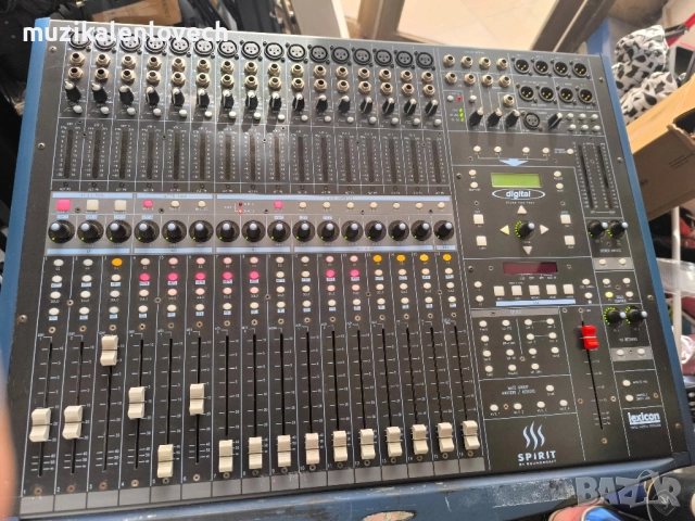 Spirit 324 LIVE DIGITAL 16 Channel Mixer by Soundcraft дигитален аудио смесител миксер + кейс