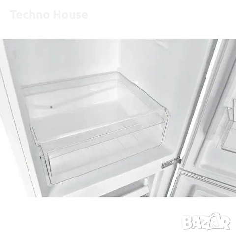 Хладилник с фризеp PKM KGK262EW, снимка 3 - Хладилници - 52906492