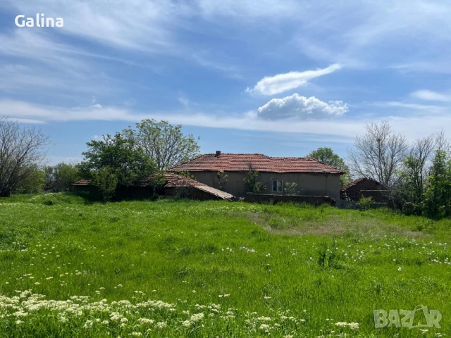 Продава къща в кв. Точиларци на гр. Съединение