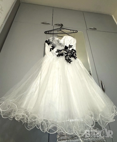 Луксозна, бутикова рокля на френската марка Ashwi Paris