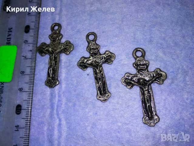 ЛОТ Три НЕОГОТИЧЕСКИ СРЕБРИСТИ ЛАКИРАНИ КРЪСТЧЕТА РАЗПЯТИЯ 37691, снимка 5 - Колиета, медальони, синджири - 40684978