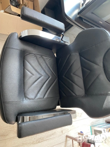 Бръснарски стол , снимка 2 - Бръснарски столове - 53793819