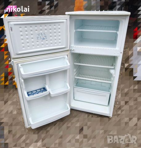 Хладилник с фризер Crown , снимка 2 - Хладилници - 53384051