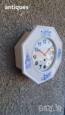 Немски стенен часовник - Junghans - 1970"г., снимка 3 - Антикварни и старинни предмети - 53706477