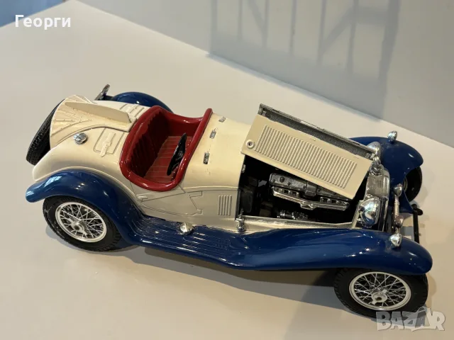 Alfa Romeo Spider 1:18, снимка 7 - Колекции - 56233829