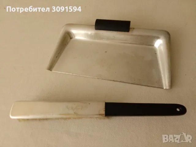 Английски посребрен комплект четка с лопатка за почистванемаса маркират, снимка 3 - Антикварни и старинни предмети - 49184931