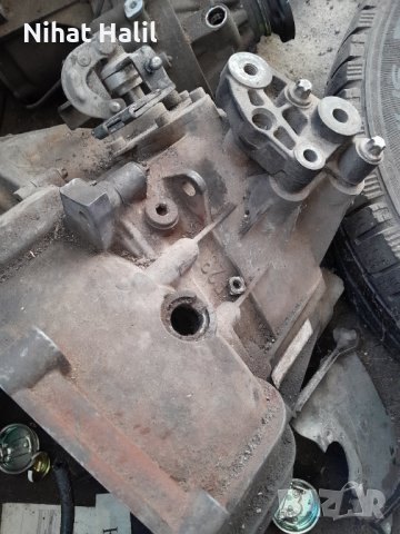 Скоростна кутия за опел мерива 1.7 дизел 