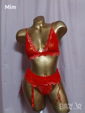 К-т Червен сутиен, прашка и колан с жартиери за чорапи 