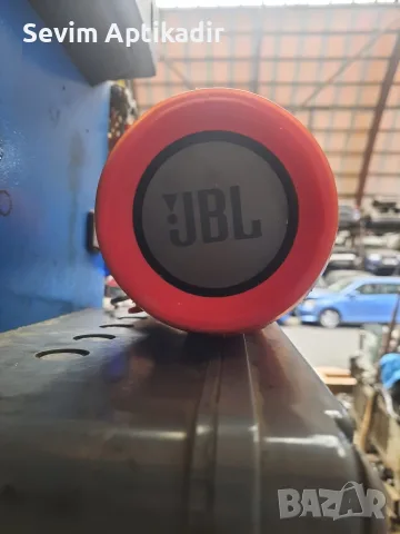 Преносима тонколона JBL , снимка 3 - Тонколони - 55992241