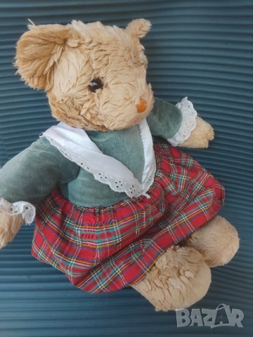 Голямо плюшено мече момиченце с рокличка