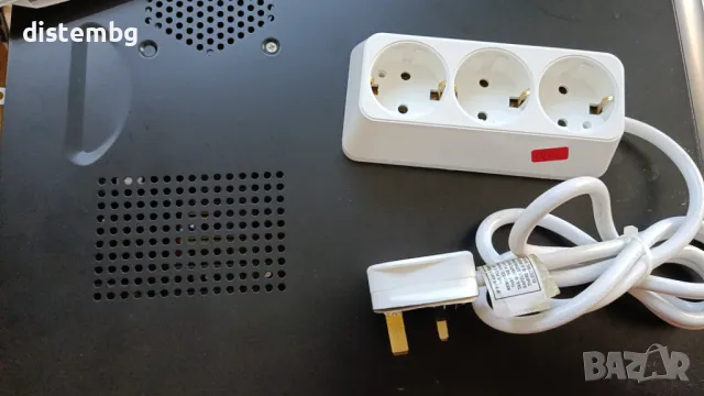 Български разклонител с три гнезда и UK щепсел