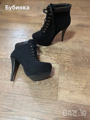 Дамски боти на ток