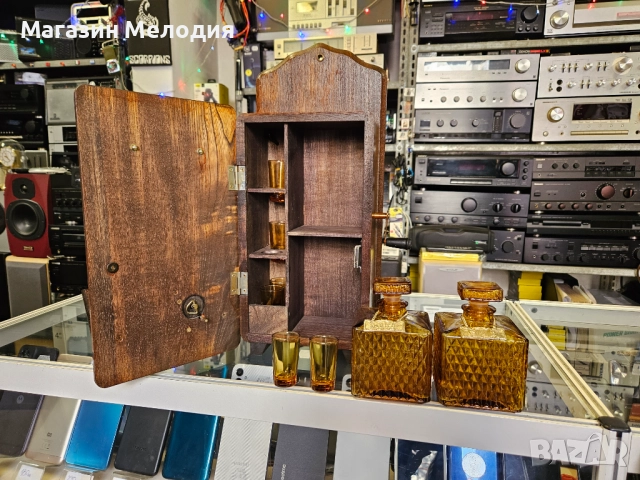 Бар шкаф за алкохол във формата на стенен телефон с музикална кутия. , снимка 13 - Антикварни и старинни предмети - 36183490