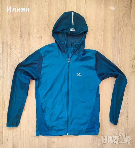 Decathlon - Ветровка, Размер М, Улта-лека 160 грама.