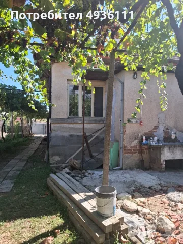 Къща в центъра на с. Красново