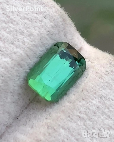 Турмалин зелен топ 