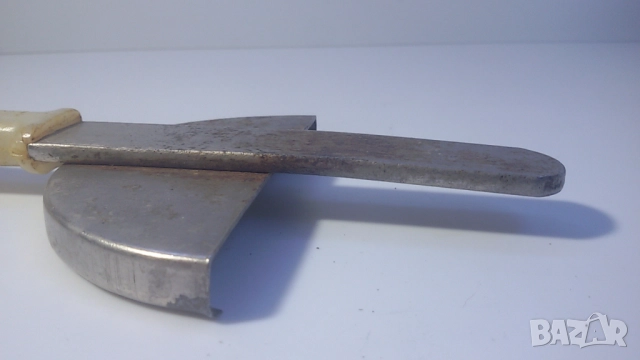 Ретро отварачка за буркани с жълтеникава пластмасова дръжка, снимка 8 - Антикварни и старинни предмети - 51708976