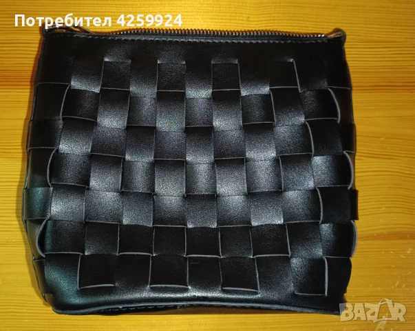 Малка черна дамска чанта, снимка 2 - Чанти - 51653660