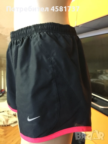 Дамски шорти Nike, размер S, снимка 2 - Спортни екипи - 51742561