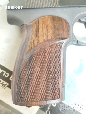 Орехова ръкохватка (чирен) за пистолет Байкал МР-654 К, снимка 4 - Оборудване и аксесоари за оръжия - 51634424