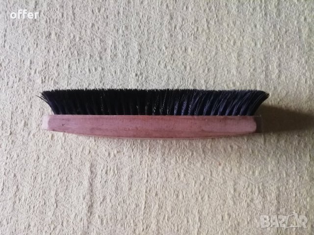 Четка за дрехи/обувки с дървена дръжка, синтетични конци - само по телефон!