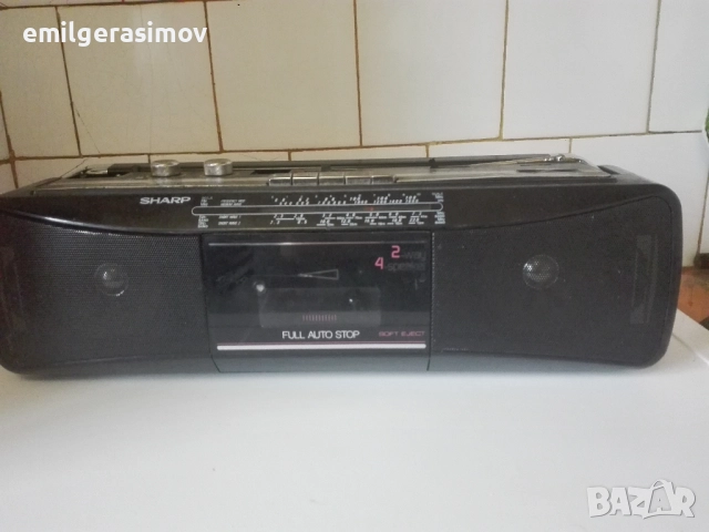 Радиокасетофони SHARP и SONY.