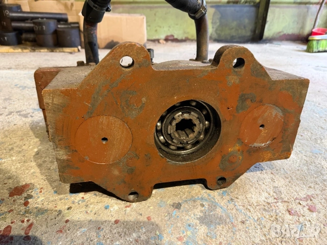 Редуктор багер Болгар, снимка 2 - Индустриална техника - 53312229