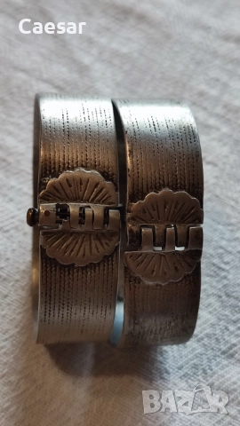 Старинен комплект възрожденски сребърни гривни , снимка 5 - Антикварни и старинни предмети - 52084685