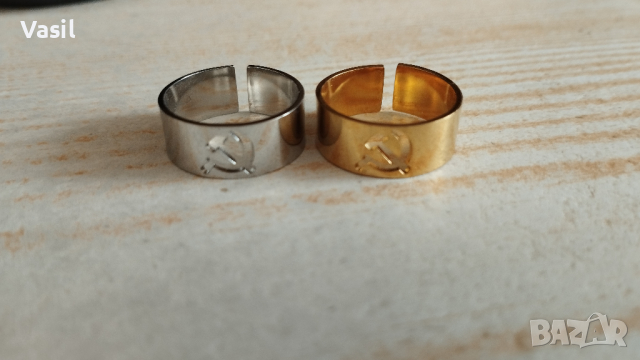 Пръстен сърп и чук