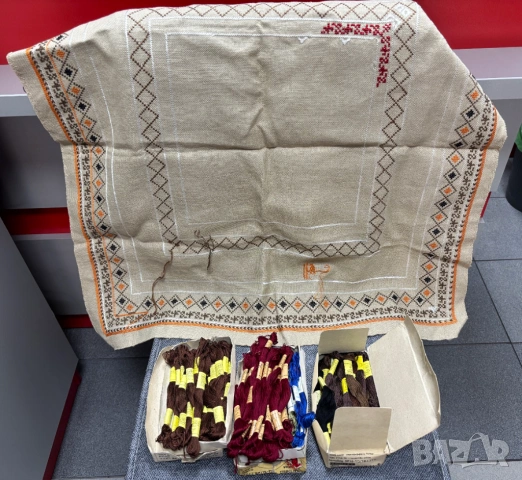 Недовършено! Каре за ръчна Българска бродерия 66х68 см.